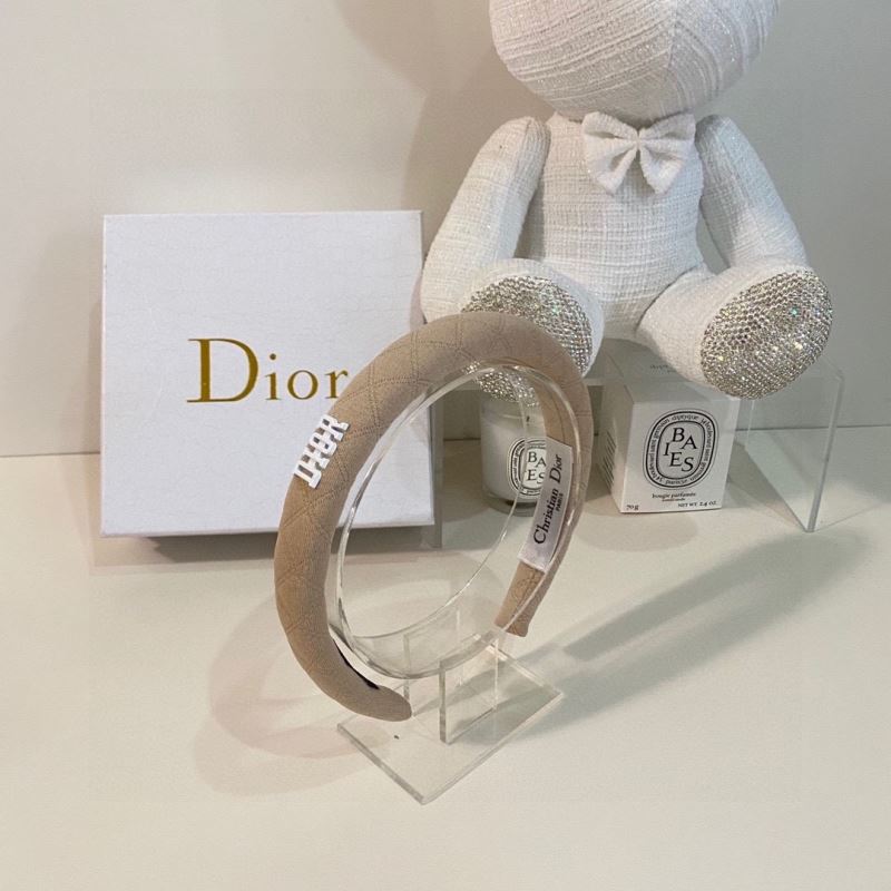 CHRISTIAN DIOR